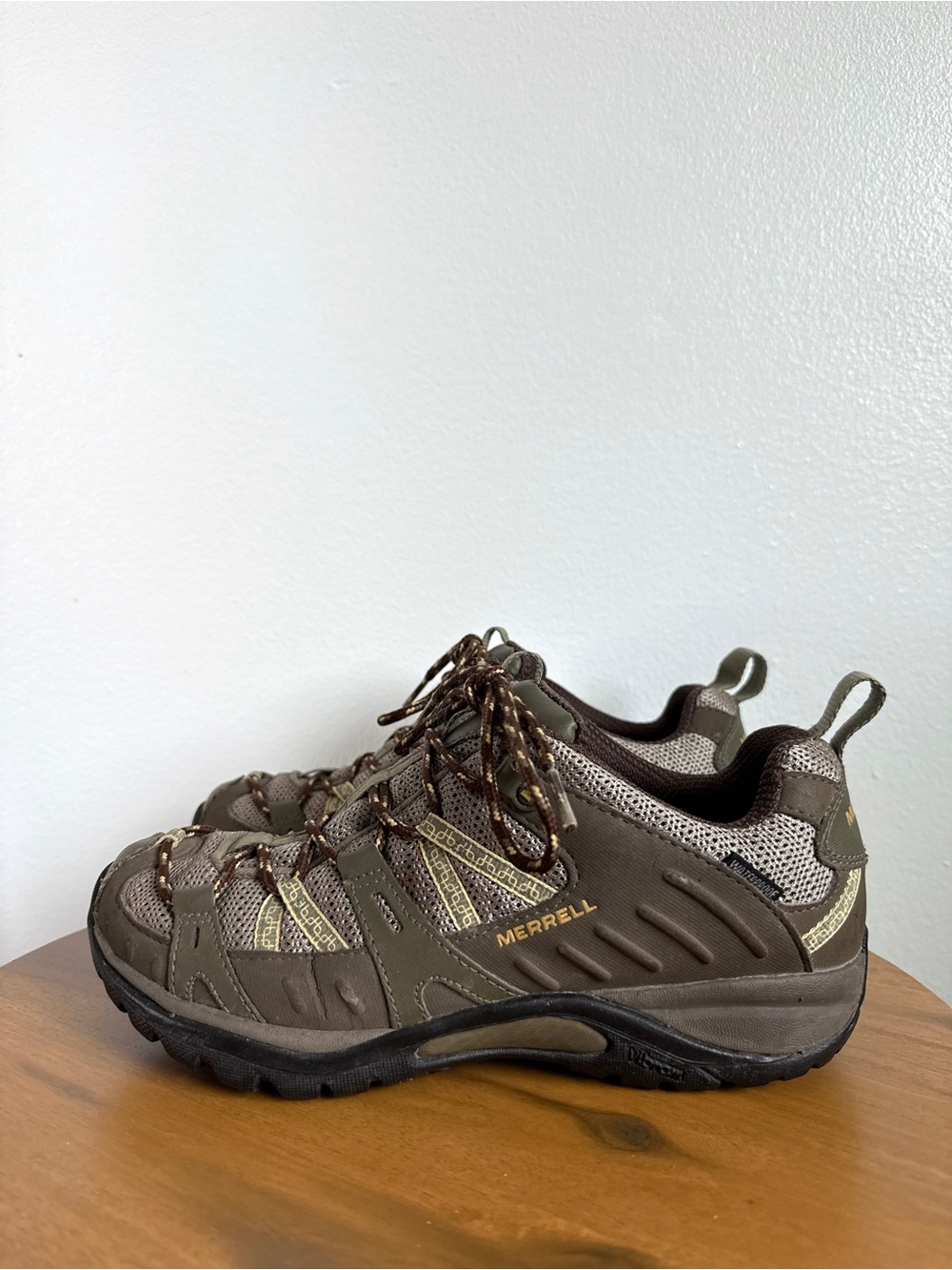 Merrell Brindle Waterproof Hiking Shoes Women's Size 7.5